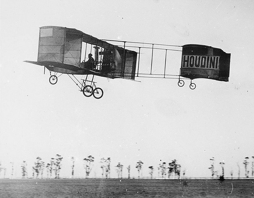 Houdini became the first man to fly in Australia, on March 18, 2010